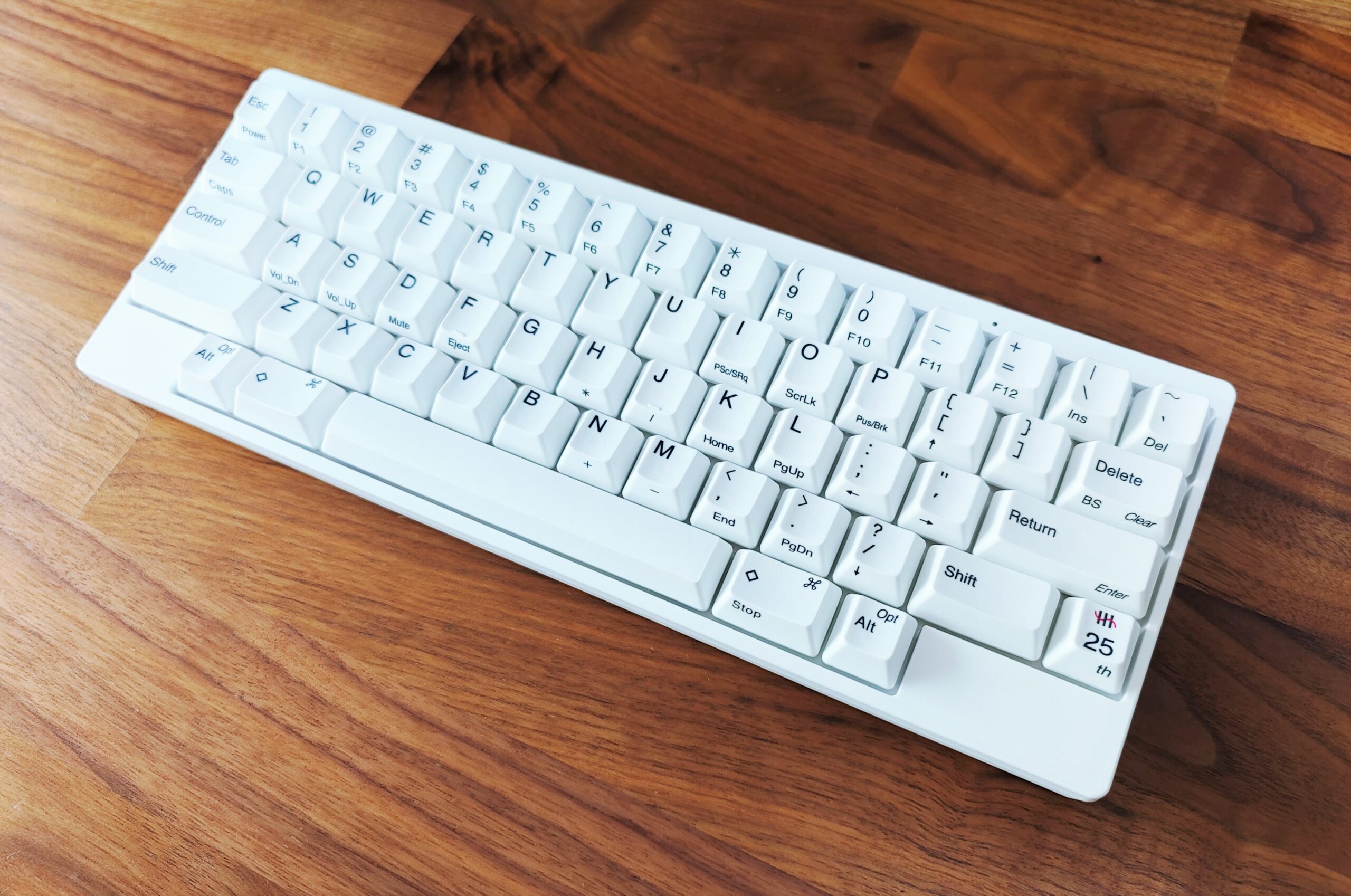 【レビュー】25周年特別記念のHHKB Professional HYBRID Type-S 