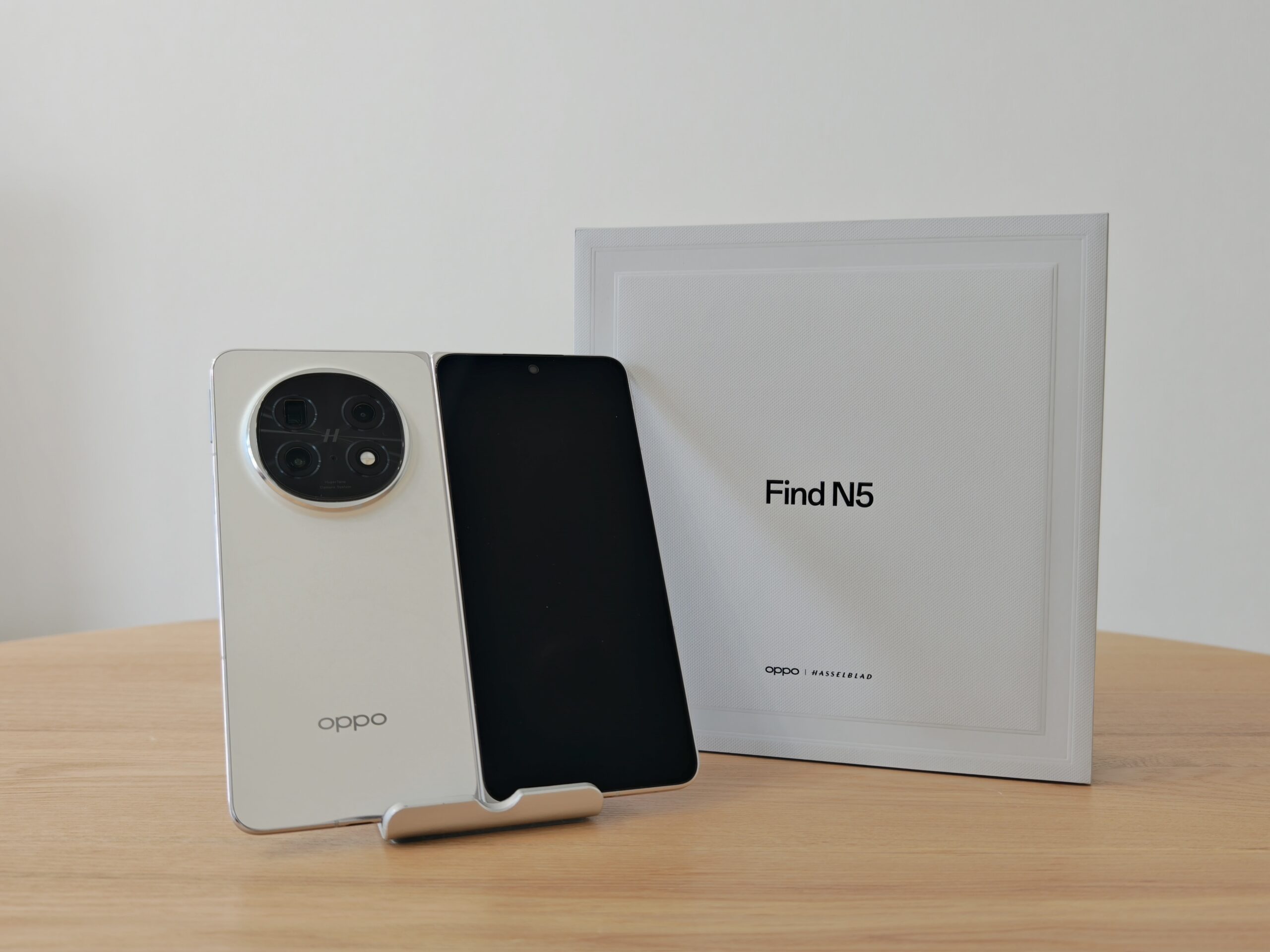 世界最薄折りたたみ「OPPO Find N5」の付属ケースがイマイチ不安